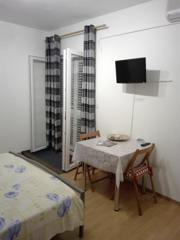Studio Apartments Ivica Primošten Buitenkant foto